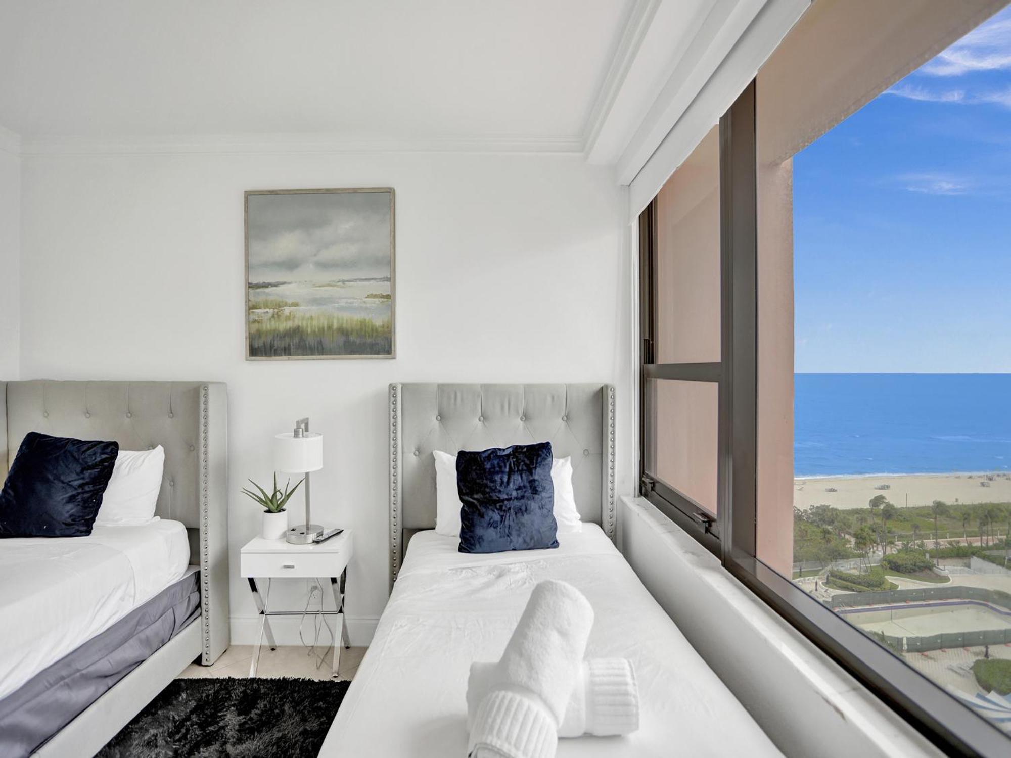 Spacious Ocean View Service 1507 Apartment