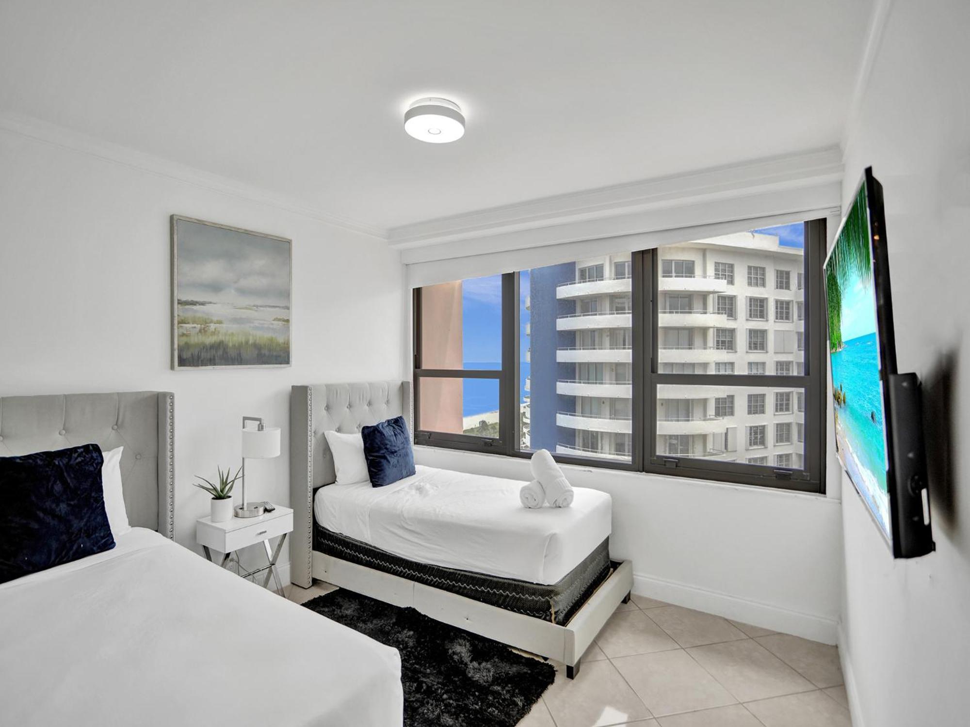 Spacious Ocean View Service 1507 Miami Beach