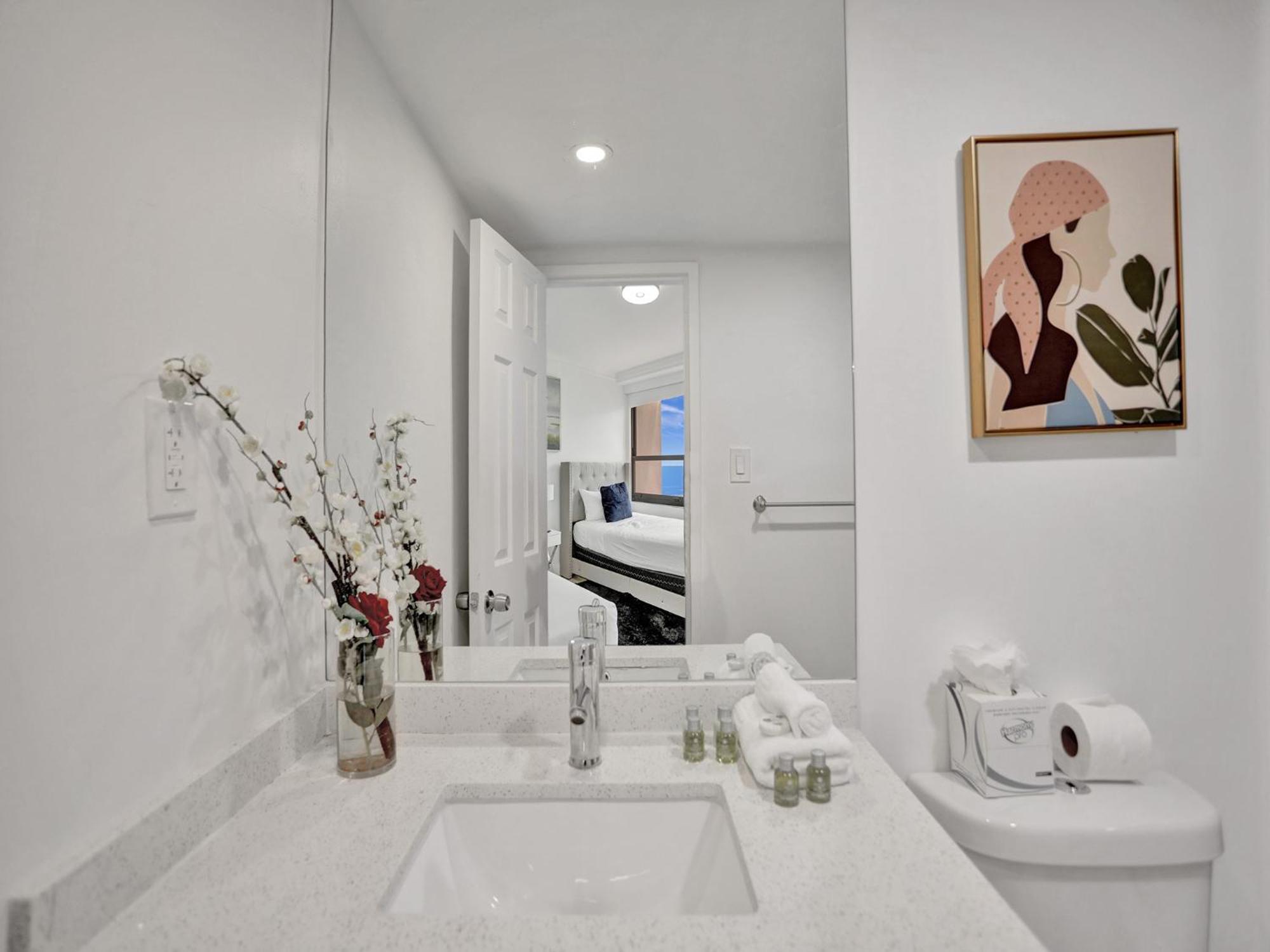 Spacious Ocean View Service 1507 *