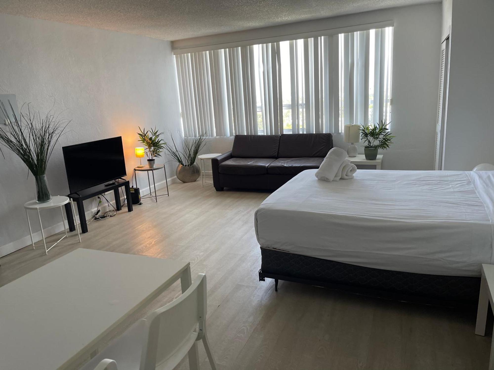 Modern One Bedroom * Miami Beach