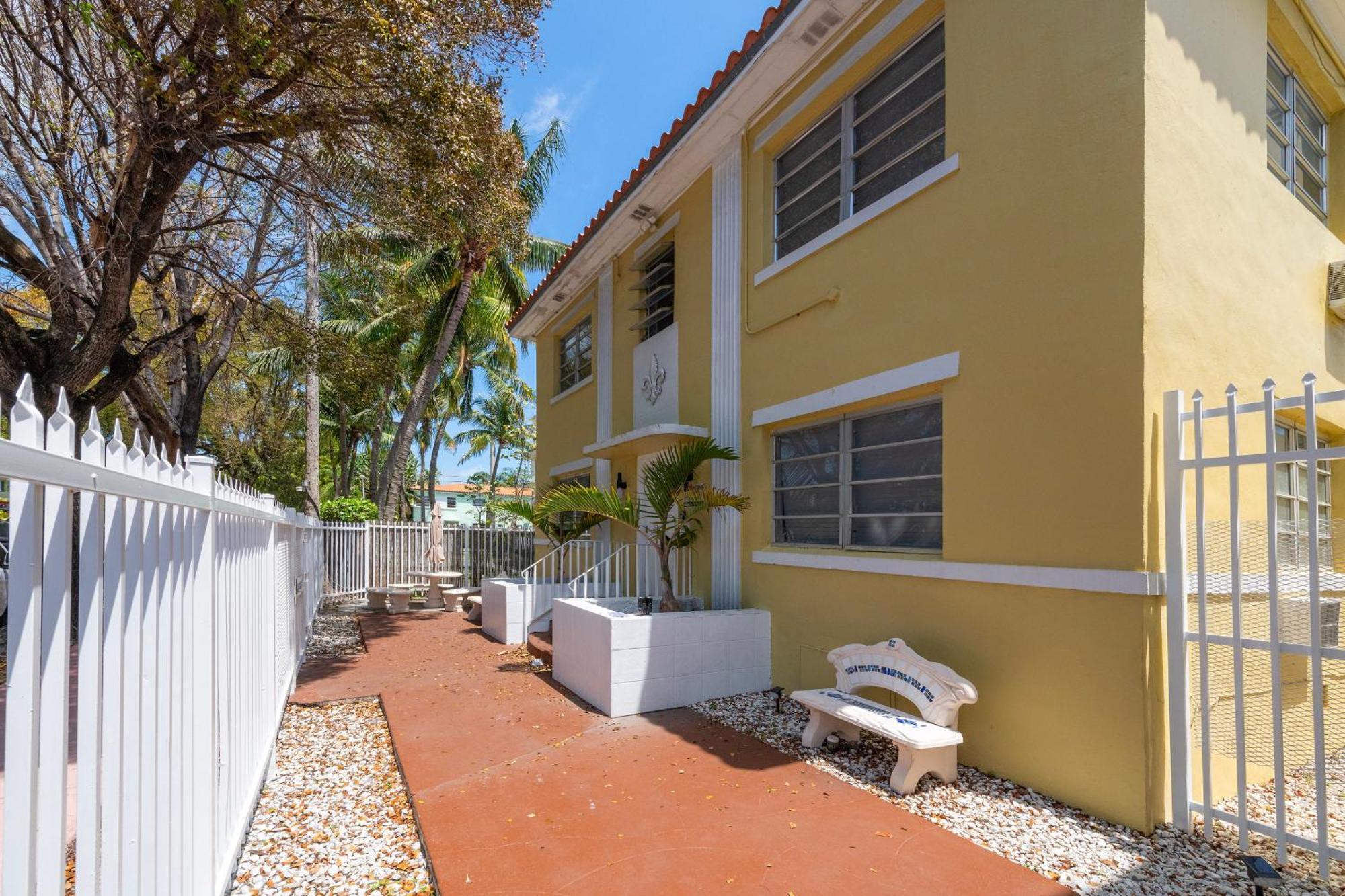 Aparthotel Bellamor Apts At 5th St Shopping Mall *
