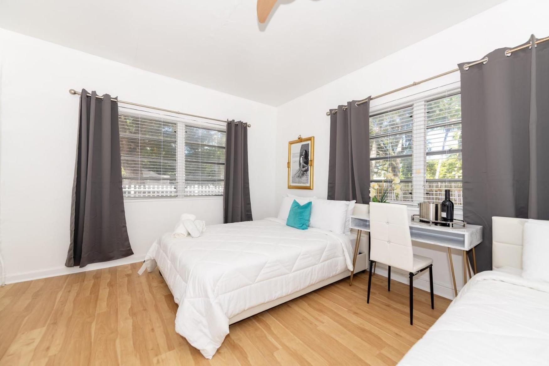 Bellamor Apts At 5th St Shopping Mall Aparthotel