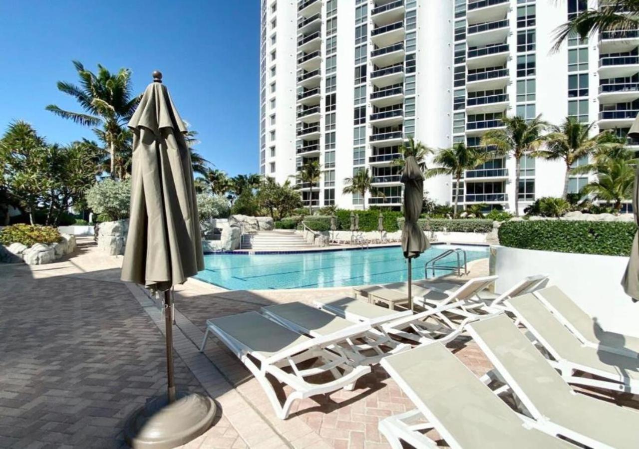 Apartment 21st Floor Luxury At Trump Int *