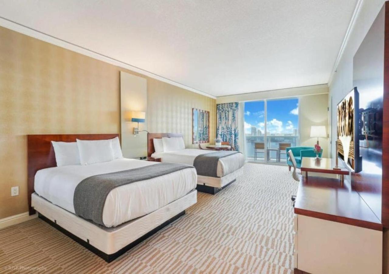 21st Floor Luxury At Trump Int