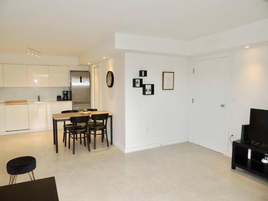 2br In Heart Of Sobe With Parking Apartment *