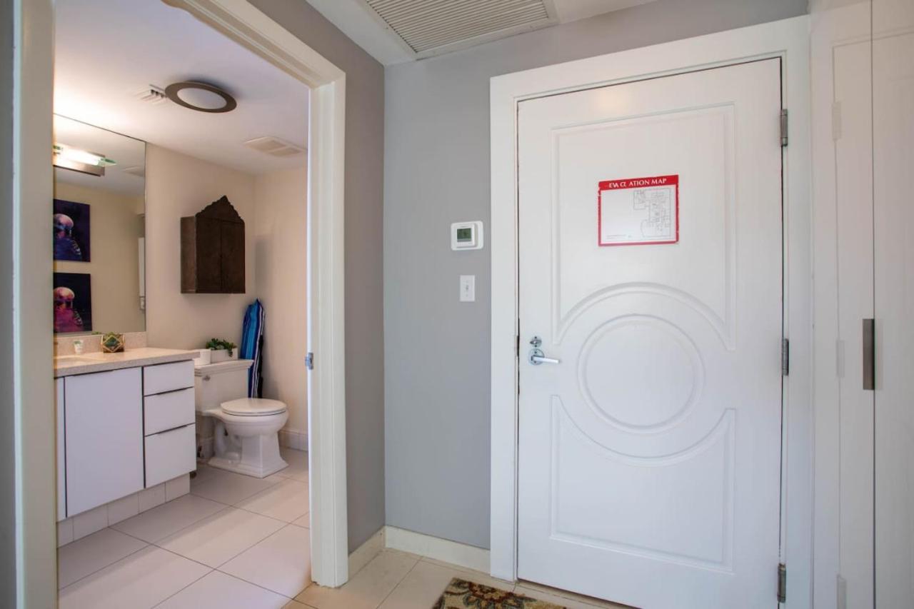 Luxury Large 1br At The Carlyle Sobe Sleeps 4 Holiday home Miami Beach