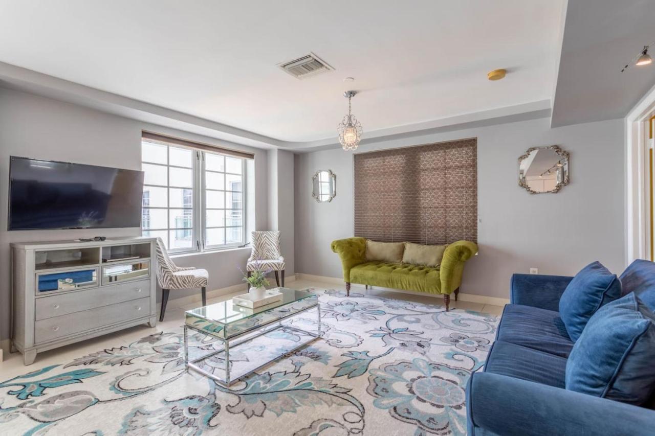 Luxury Large 1br At The Carlyle Sobe Sleeps 4 Miami Beach