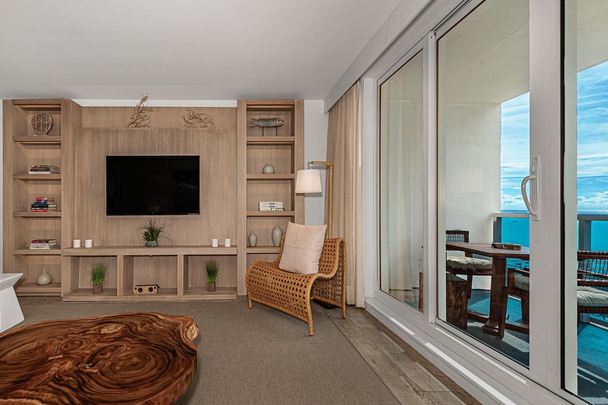 1 King 1br 1 5ba W Ocean View Hotel