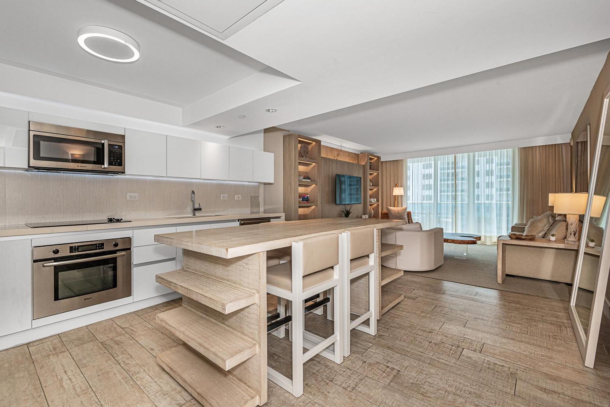 1 King 1br 1 5ba W Ocean View