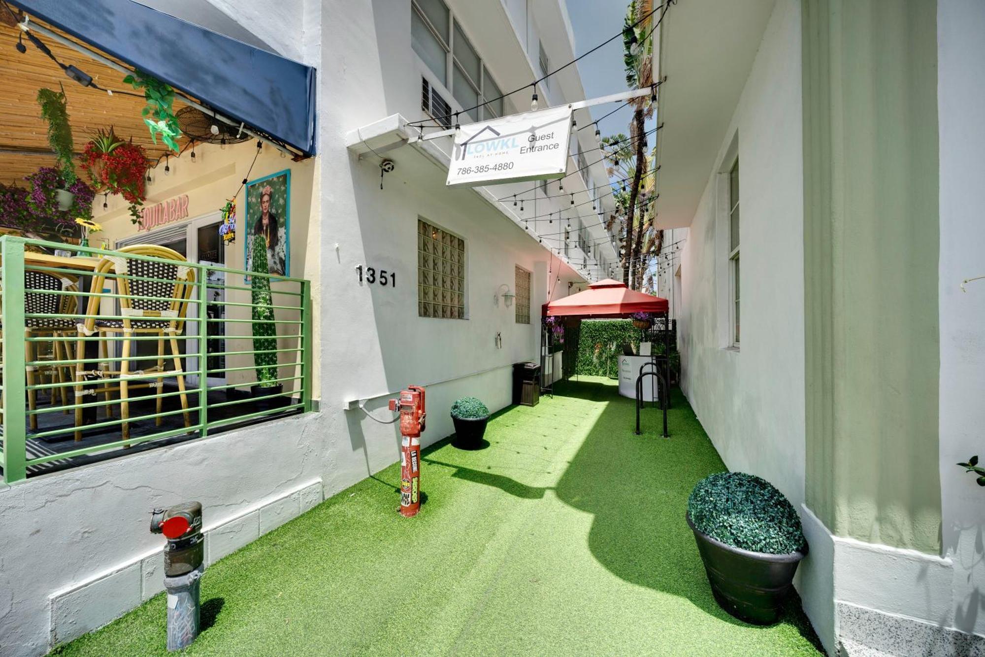 Apartment Rock By Lowkl Miami Beach