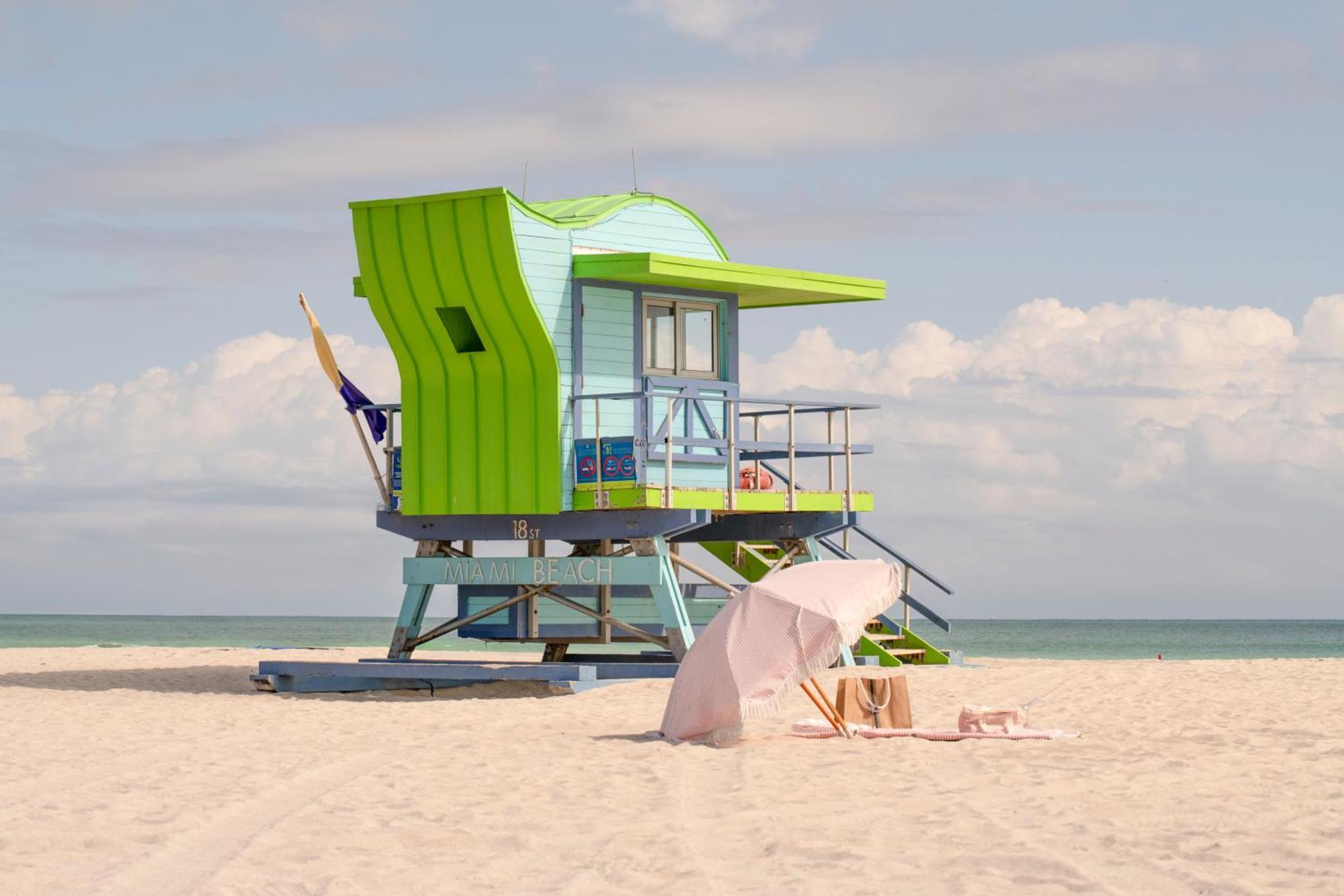 Renzzi On The Miami Beach