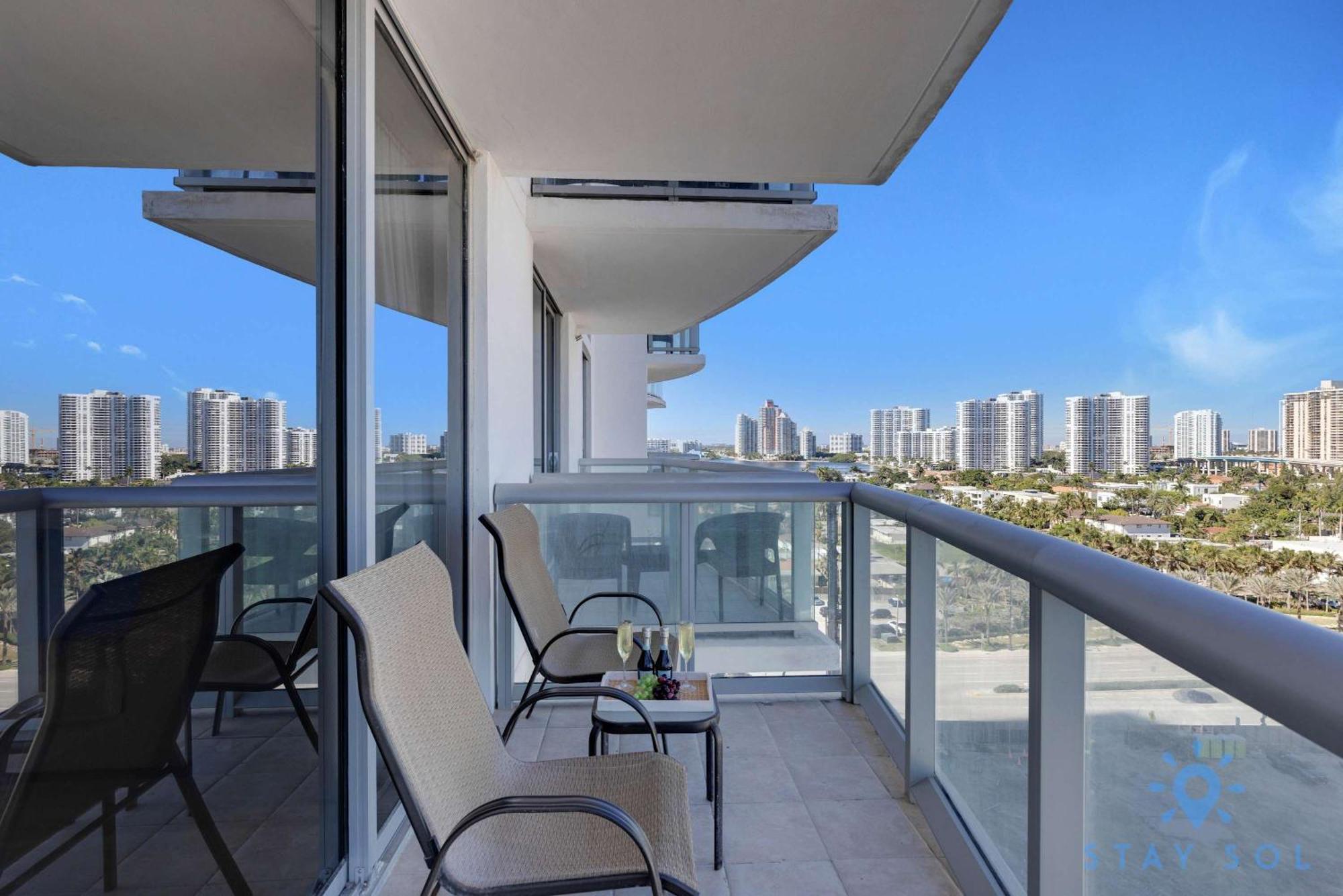 Beachfront - Pool - Ocean View Balcony- Gym Miami Beach