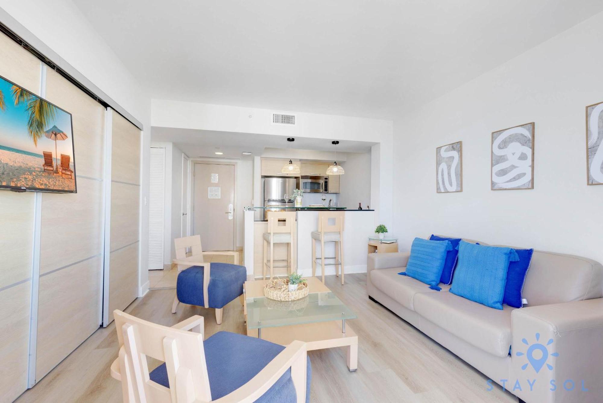 Apartment Beachfront - Pool - Ocean View Balcony- Gym Miami Beach