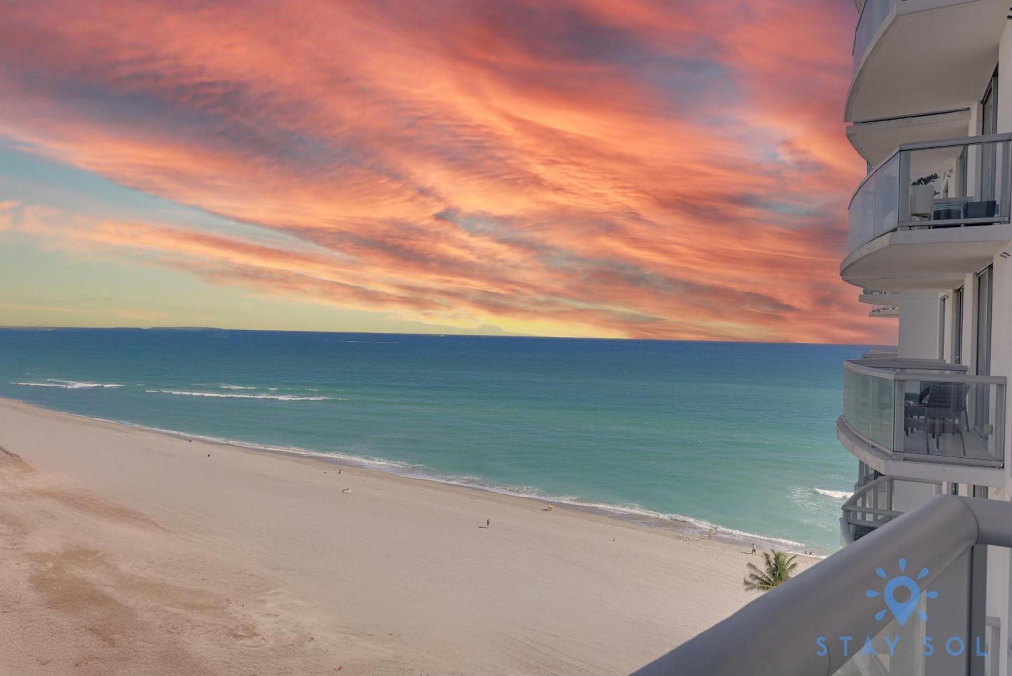 Beachfront - Pool - Ocean View Balcony- Gym Apartment
