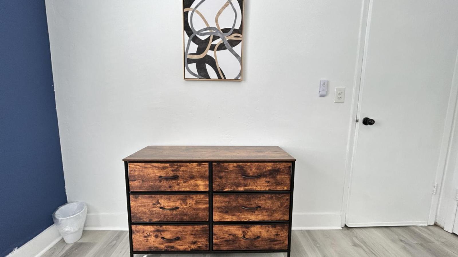 Spacious 2 Bedroom In Miami Apartment *