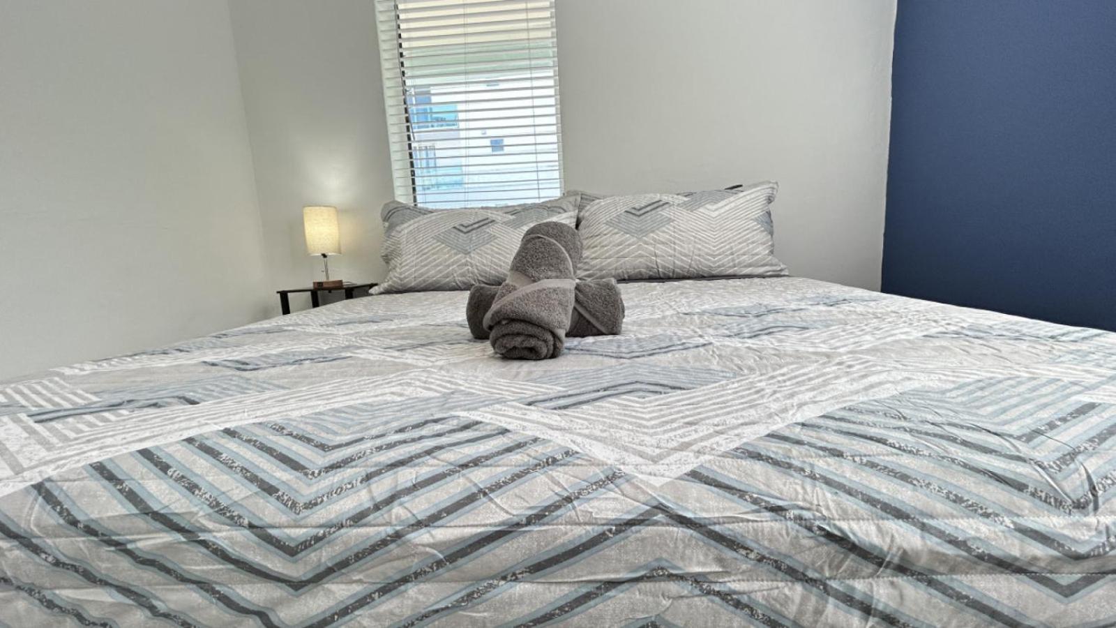 Spacious 2 Bedroom In Miami Apartment *