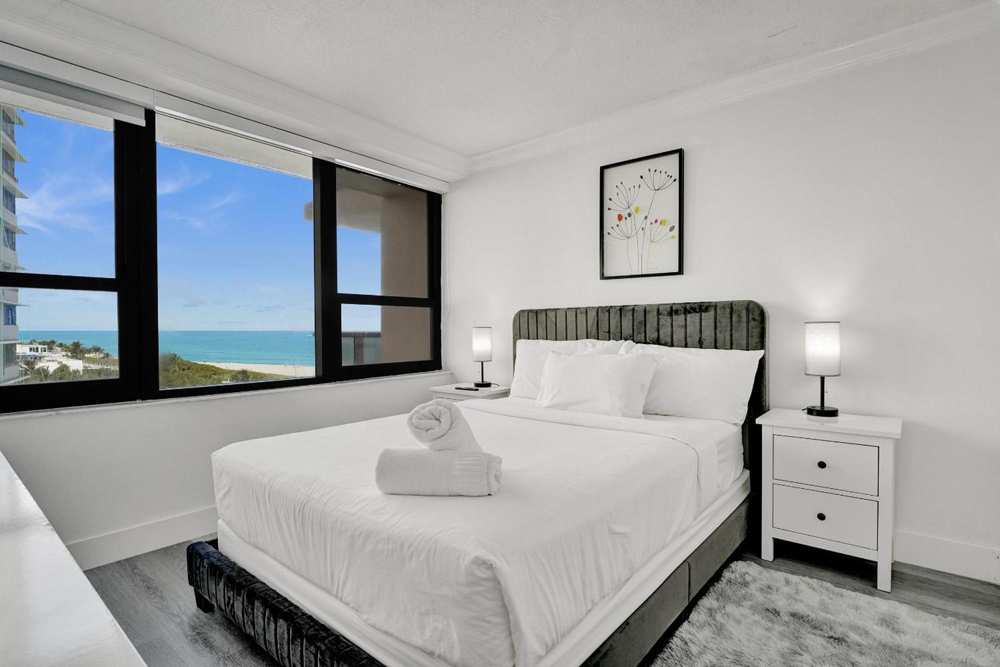 Apartment Charming Ocean View Service 806 Miami Beach