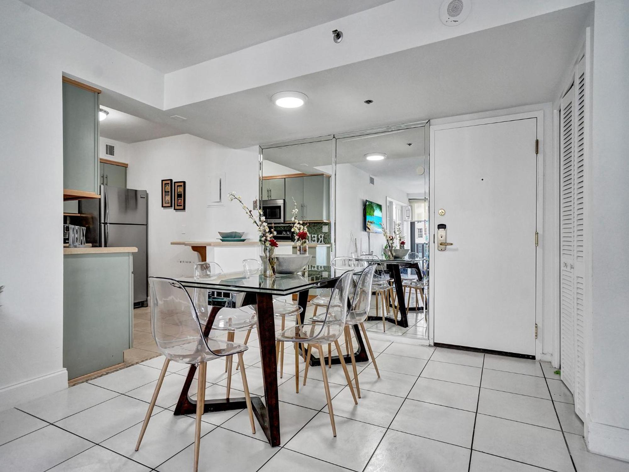 Charming Ocean View Service 1007 Miami Beach