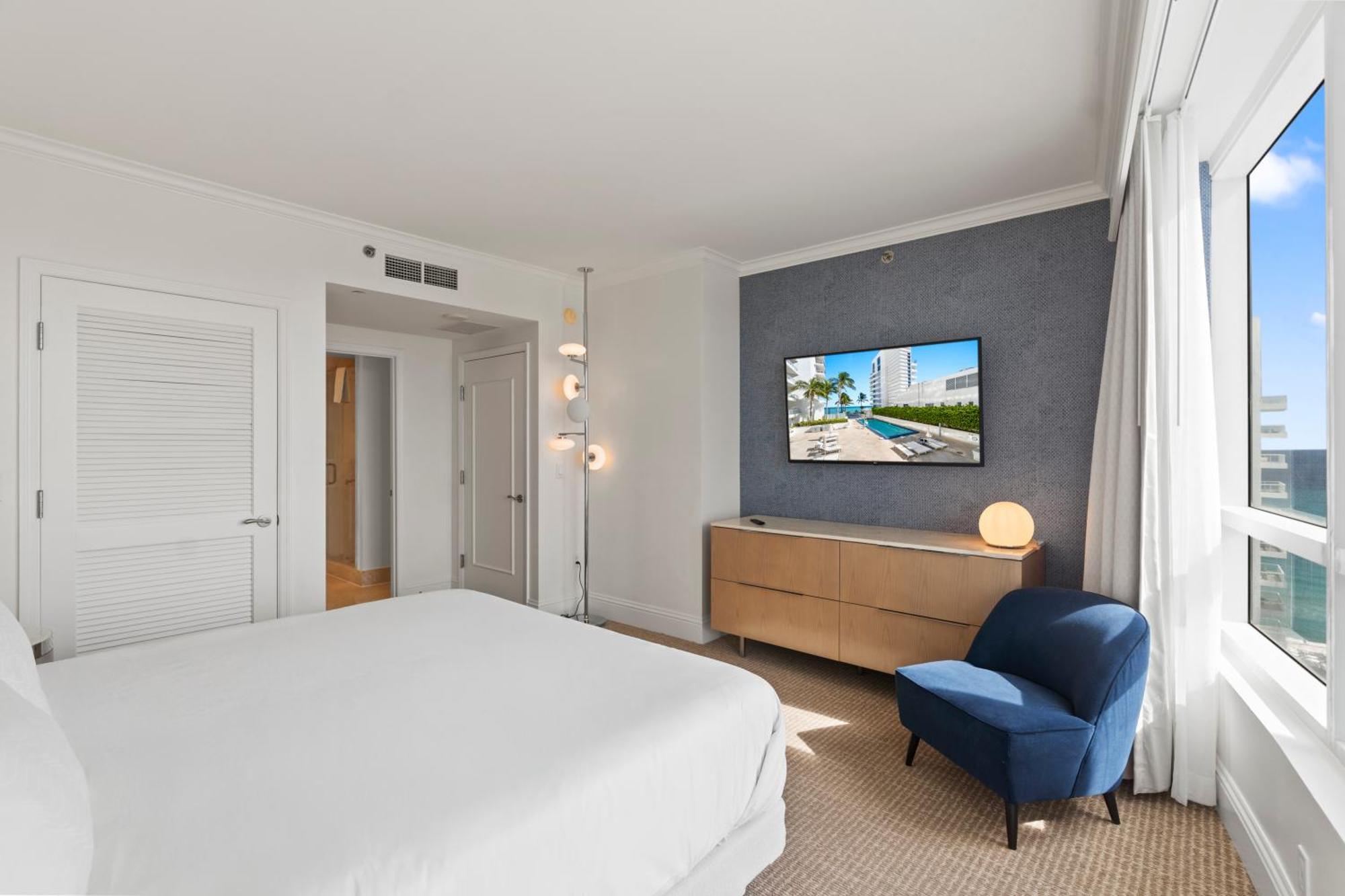 Apartment Fontainebleau One Bedroom Miami Beach