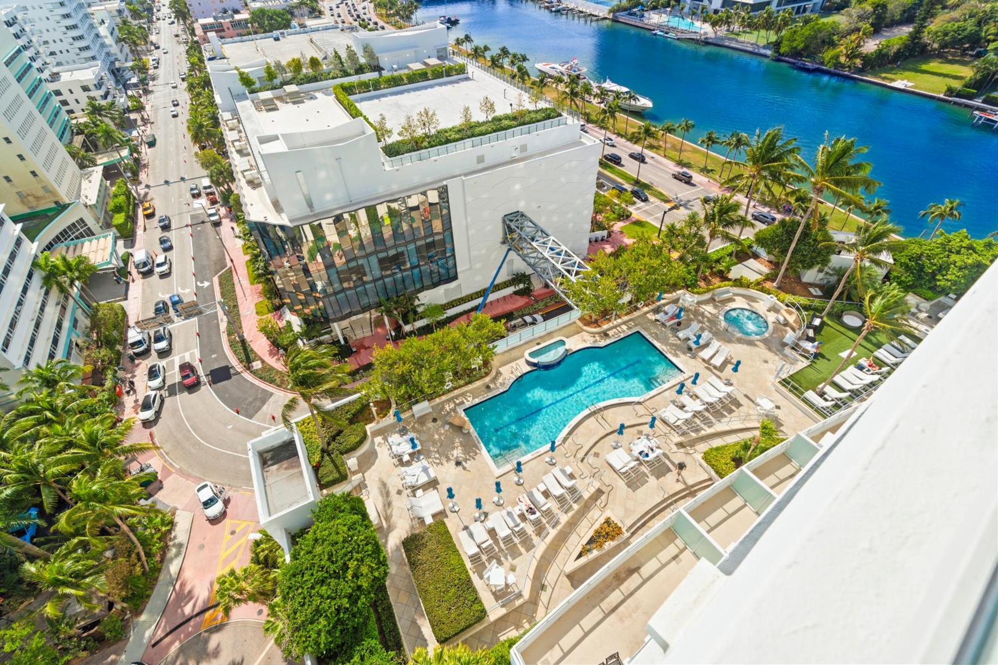 Apartment Fontainebleau One Bedroom Miami Beach