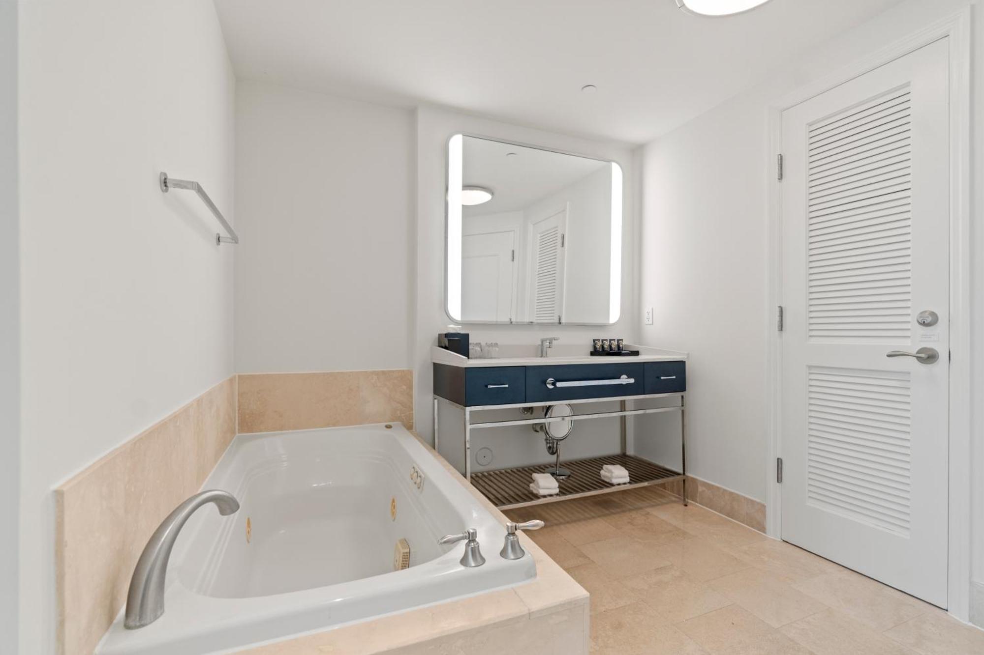 Fontainebleau One Bedroom