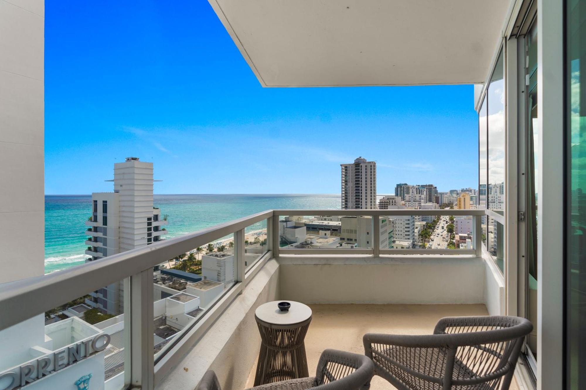 Fontainebleau One Bedroom *