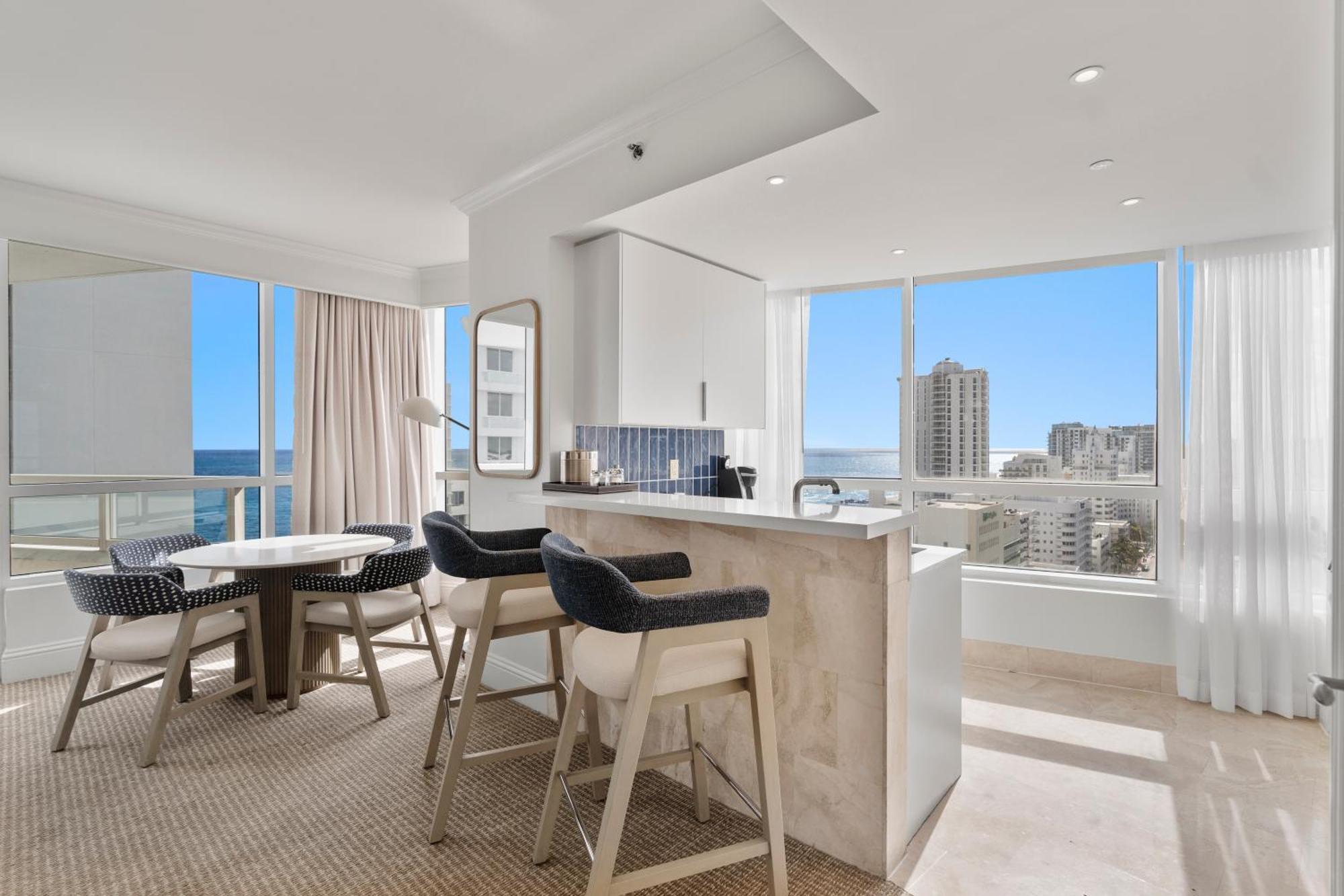 Fontainebleau One Bedroom *