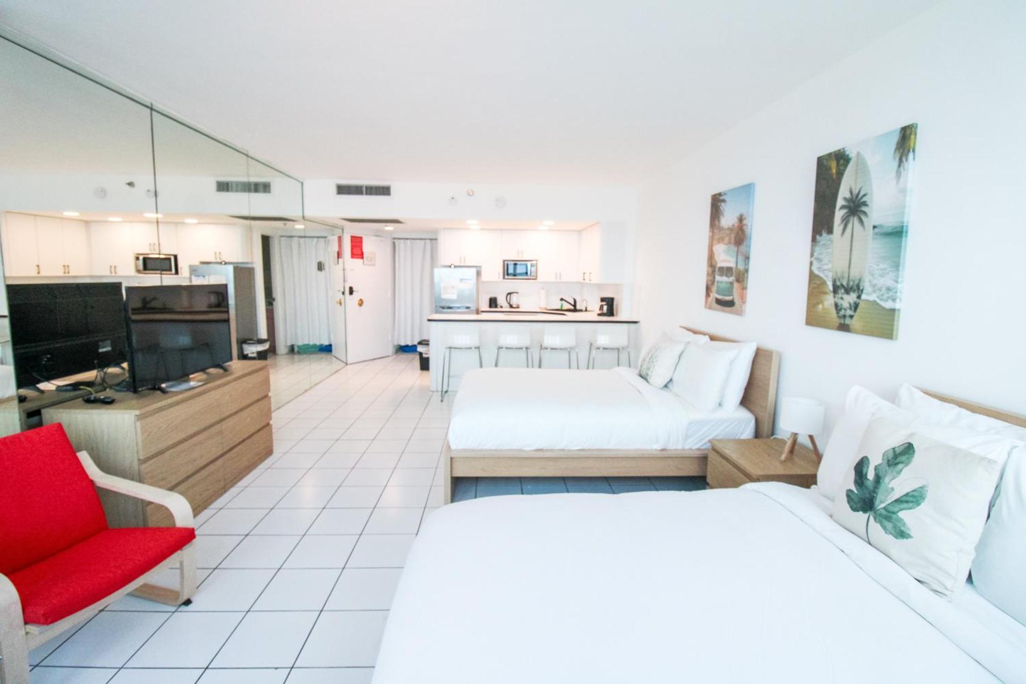 Castle 1133 Ocean View Studio, Pool And Access, Free Parking, Tennis And More! Holiday home Miami Beach