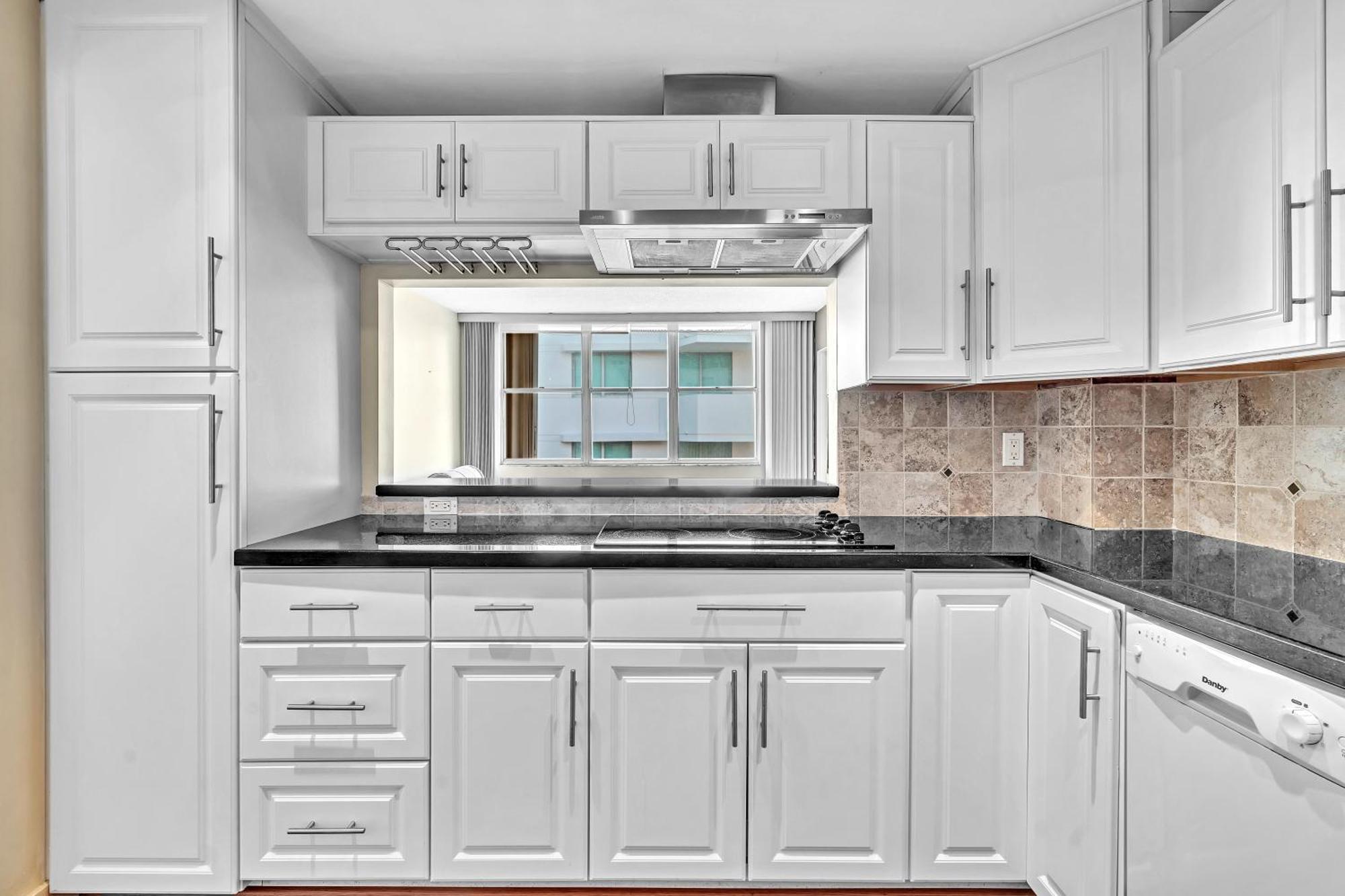 Bay Harbor Sunset 2 Bedrooms Apartment *