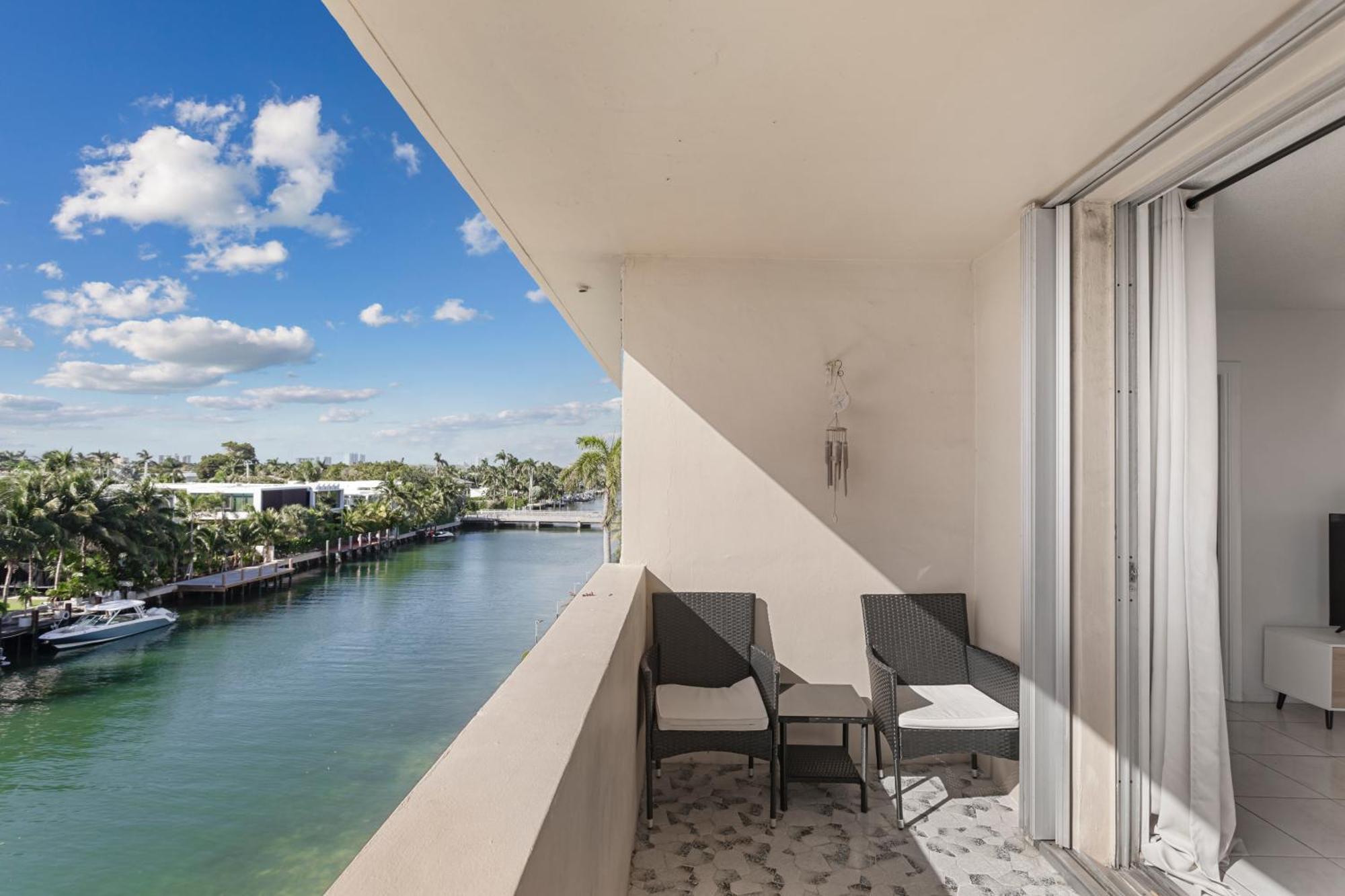 Bay Harbor Sunset 2 Bedrooms Apartment