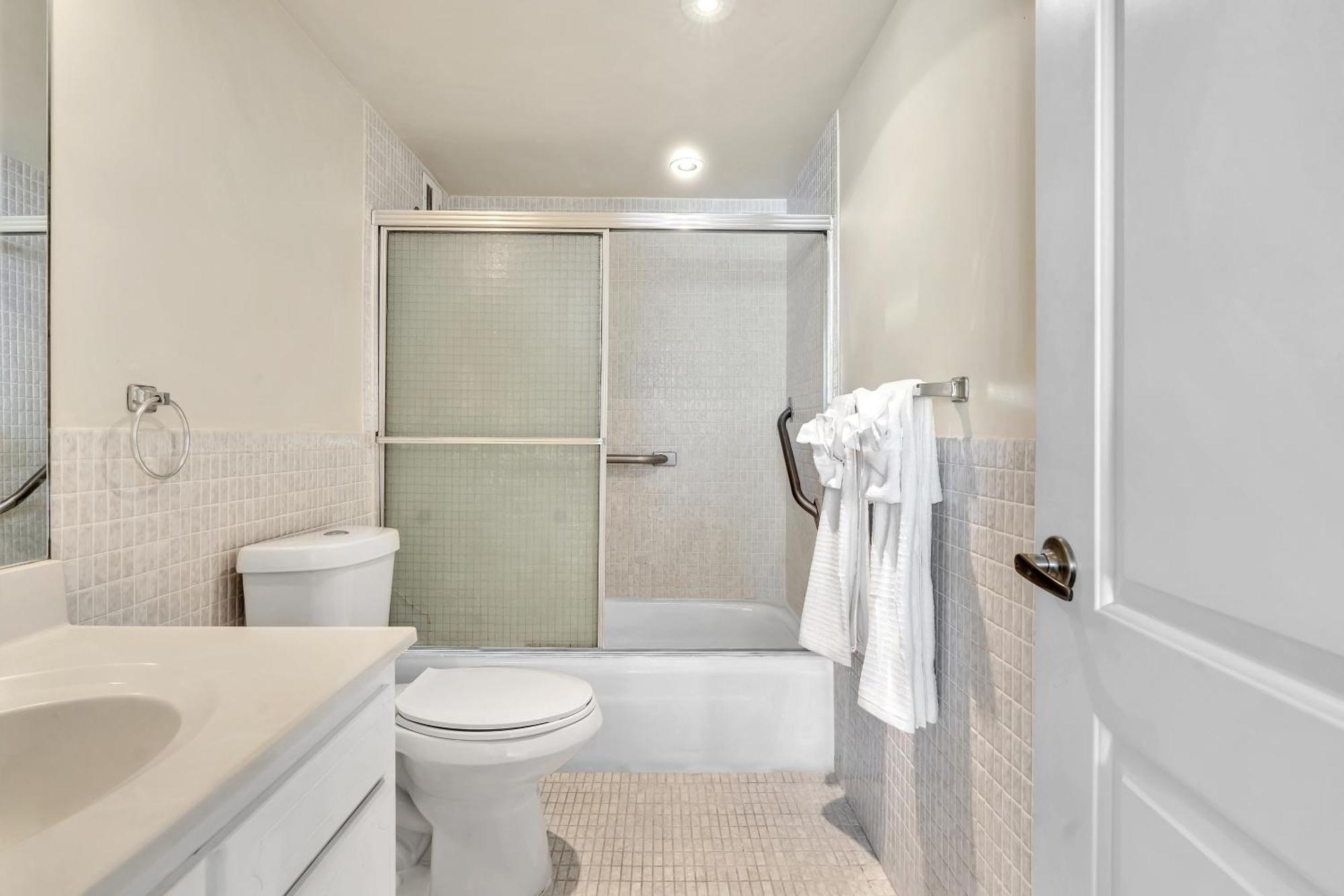 Bay Harbor Sunset 2 Bedrooms *