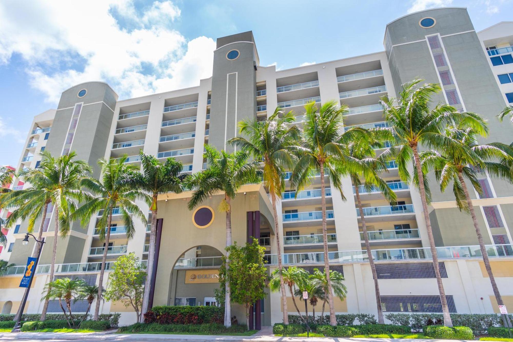 Golden Bay 52 Apartment