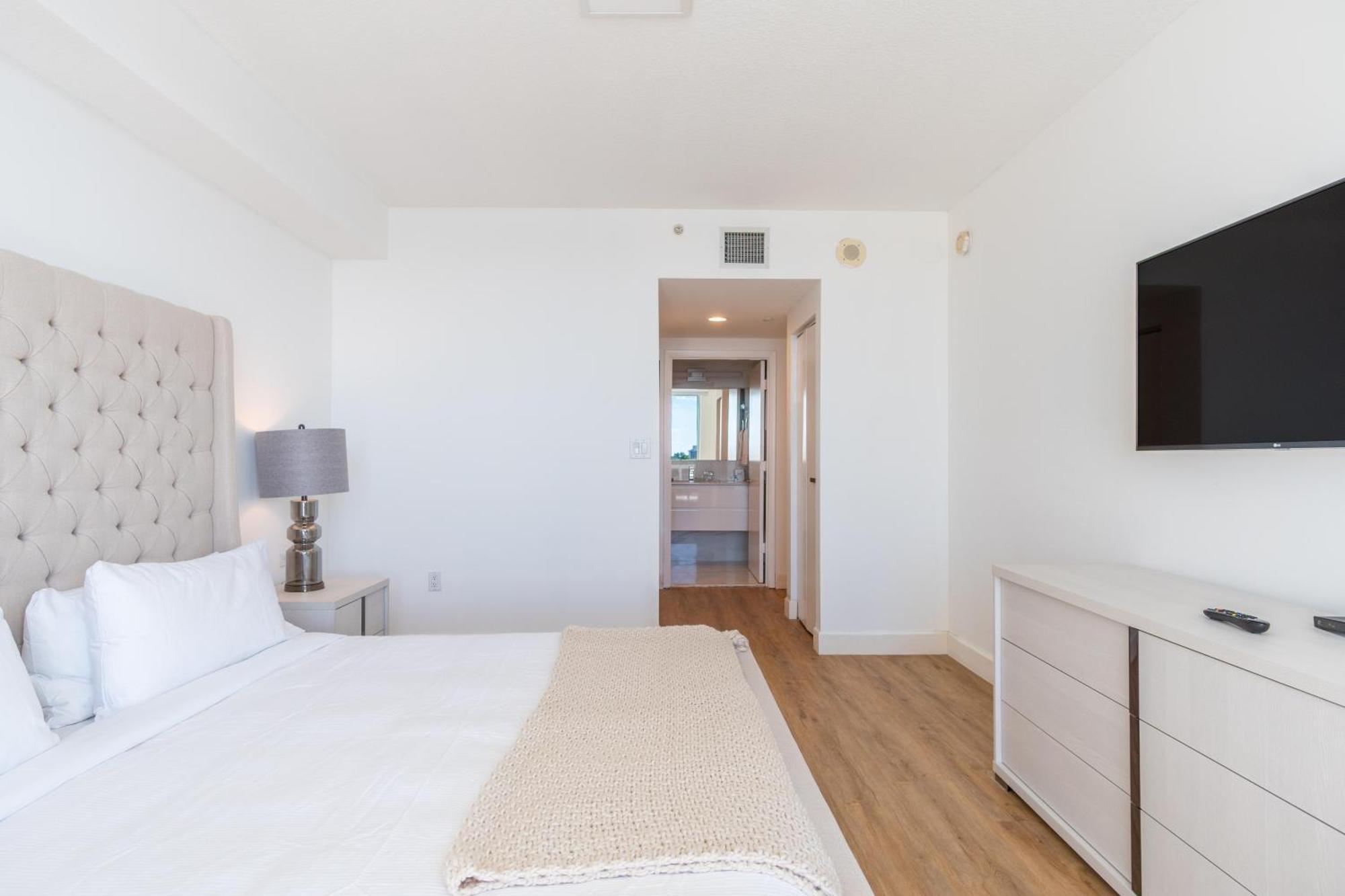 Golden Bay 52 Apartment *