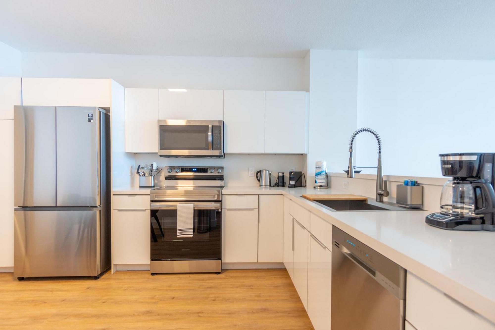 Golden Bay 52 Apartment