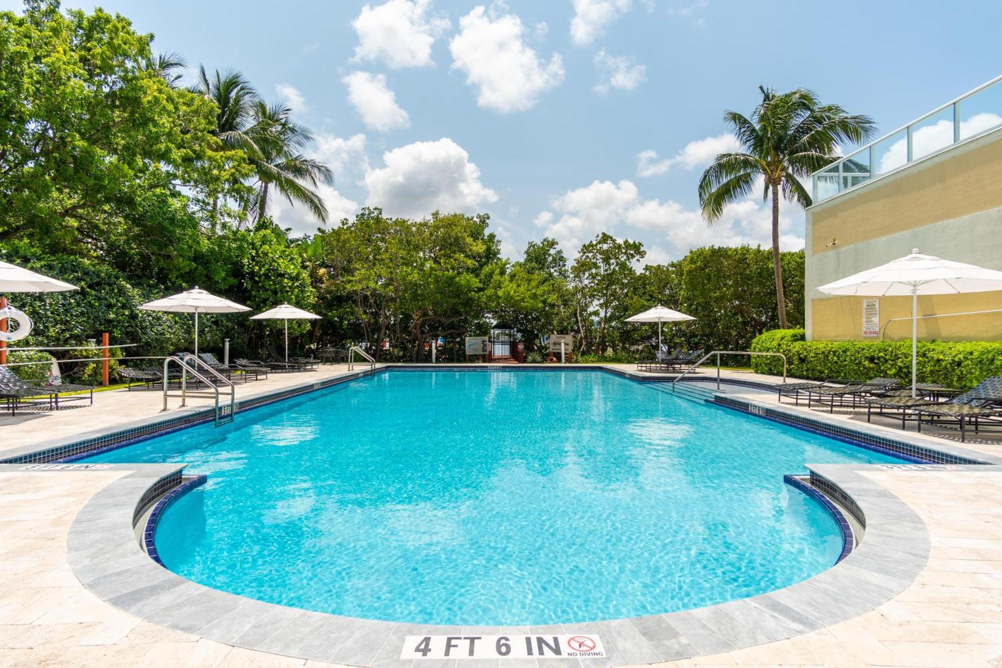 Golden Bay 52 Apartment Miami Beach