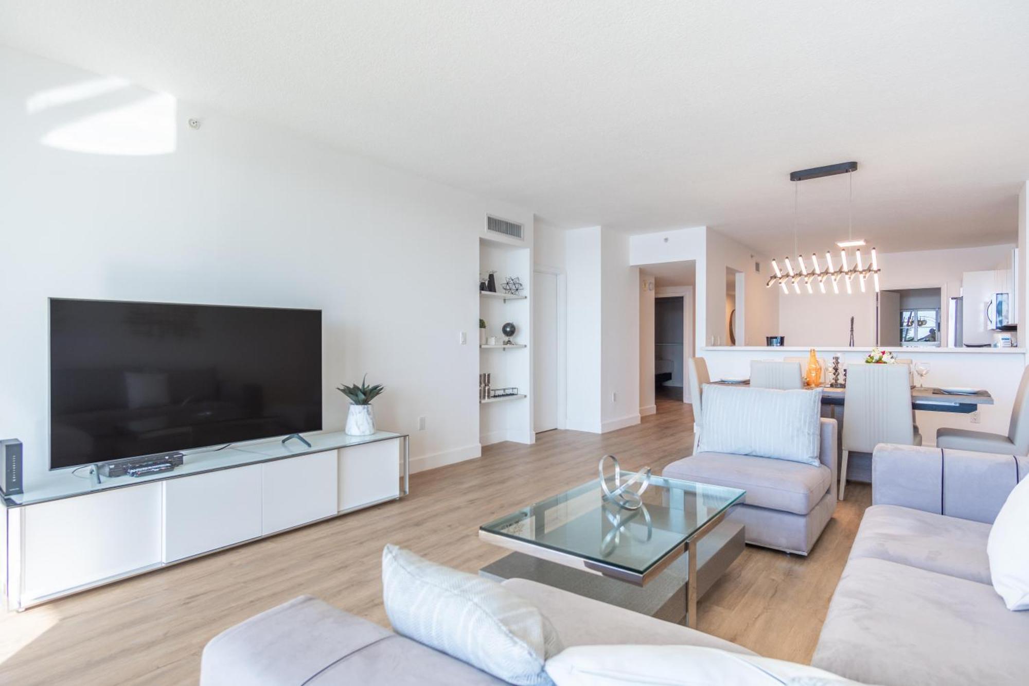 Golden Bay 52 *