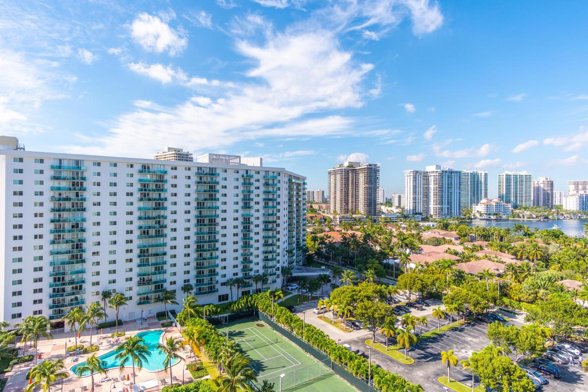 Ocean Reserve 144 Miami Beach