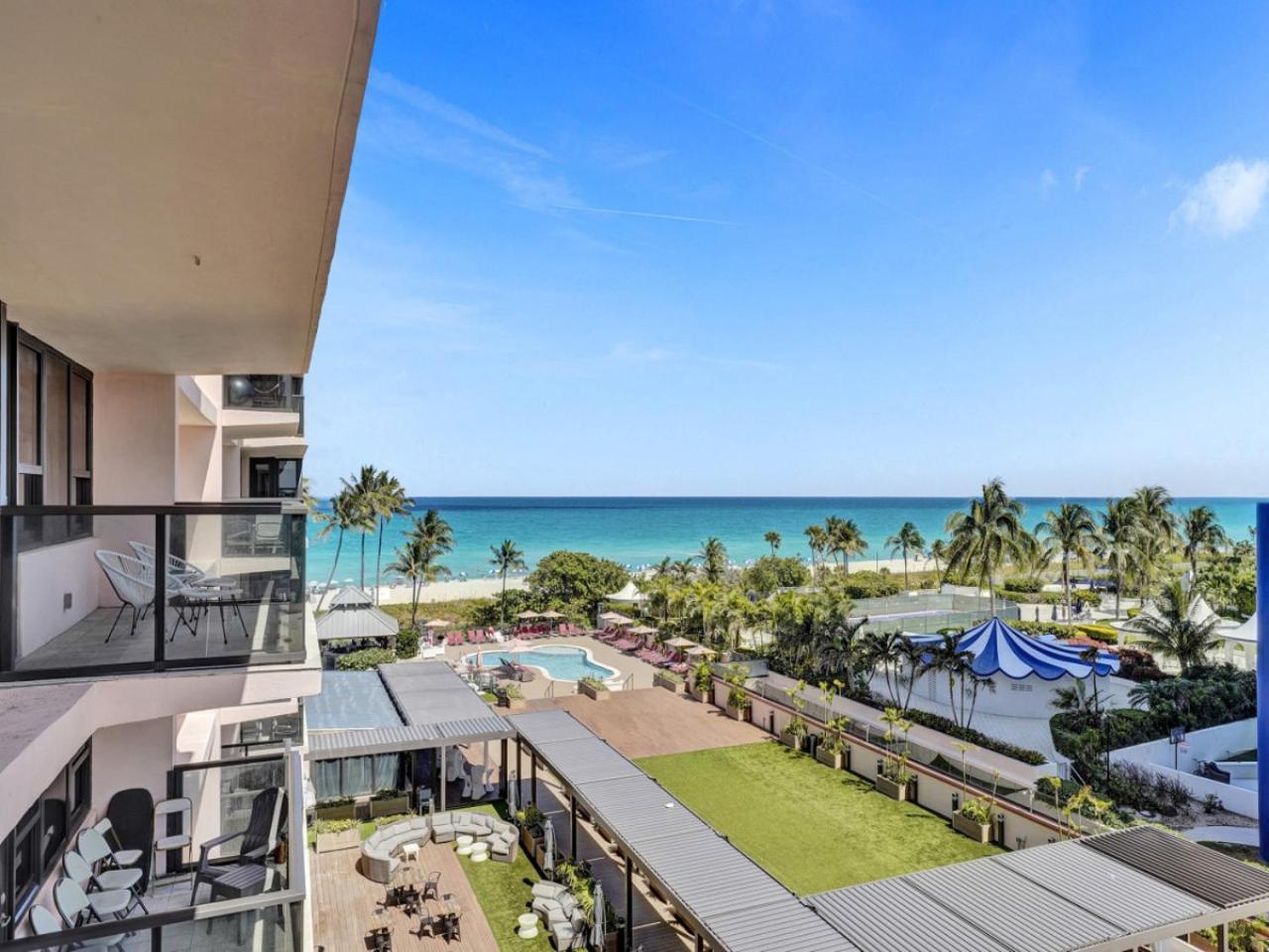 Beautiful Oceanview 2 Bedrooms, 2 Bathrooms With Service 709 Apartment