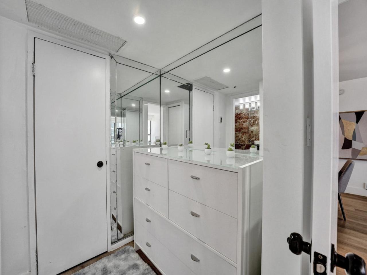 Apartment Beautiful Oceanview 2 Bedrooms, 2 Bathrooms With Service 709