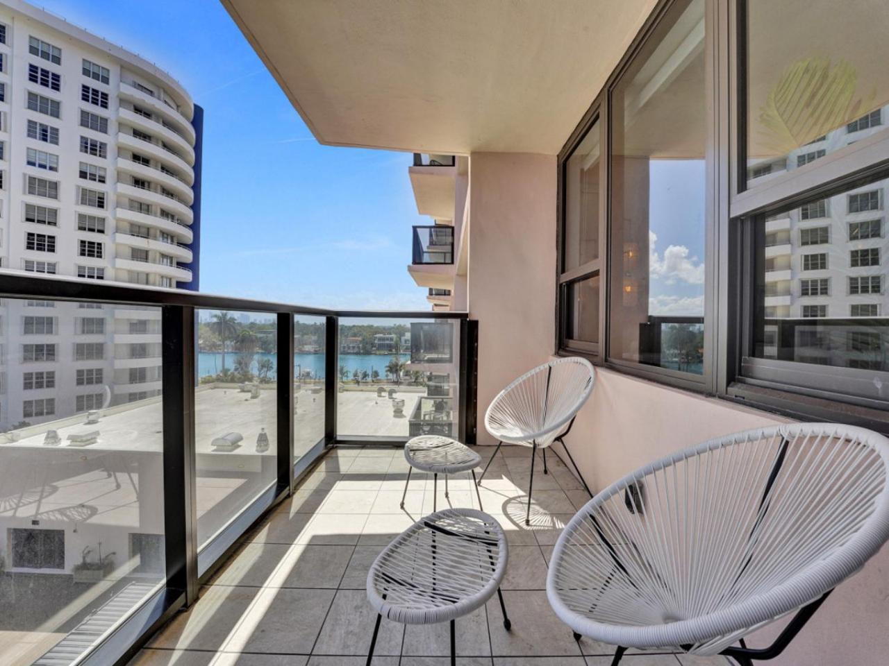Beautiful Oceanview 2 Bedrooms, 2 Bathrooms With Service 709 *