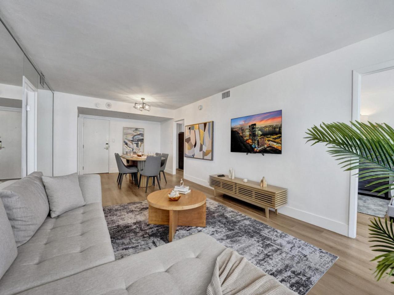 Apartment Beautiful Oceanview 2 Bedrooms, 2 Bathrooms With Service 709 *