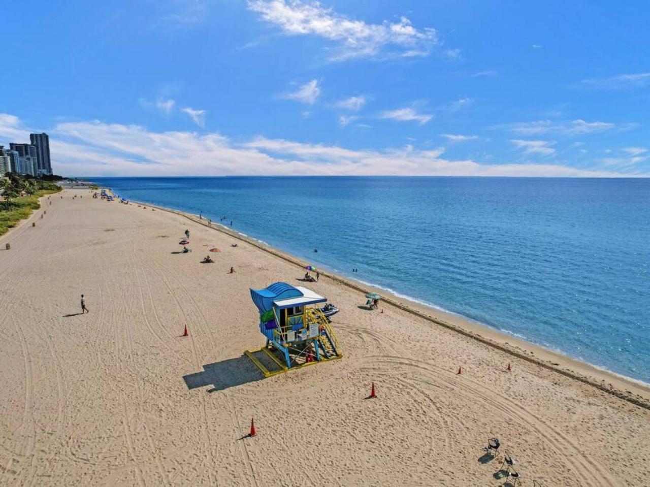 Beautiful Oceanview 2 Bedrooms, 2 Bathrooms With Service 709 Miami Beach