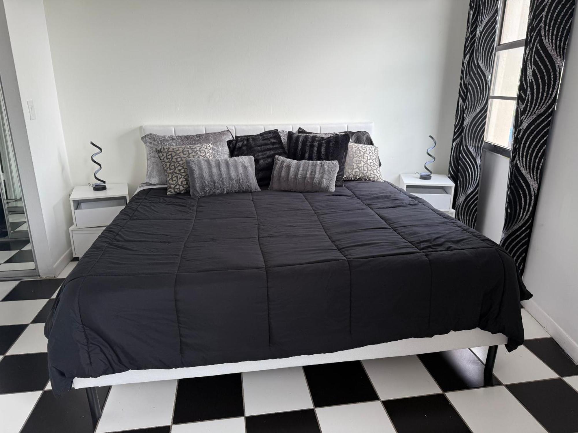 Large Location In South Beach! Apartment *