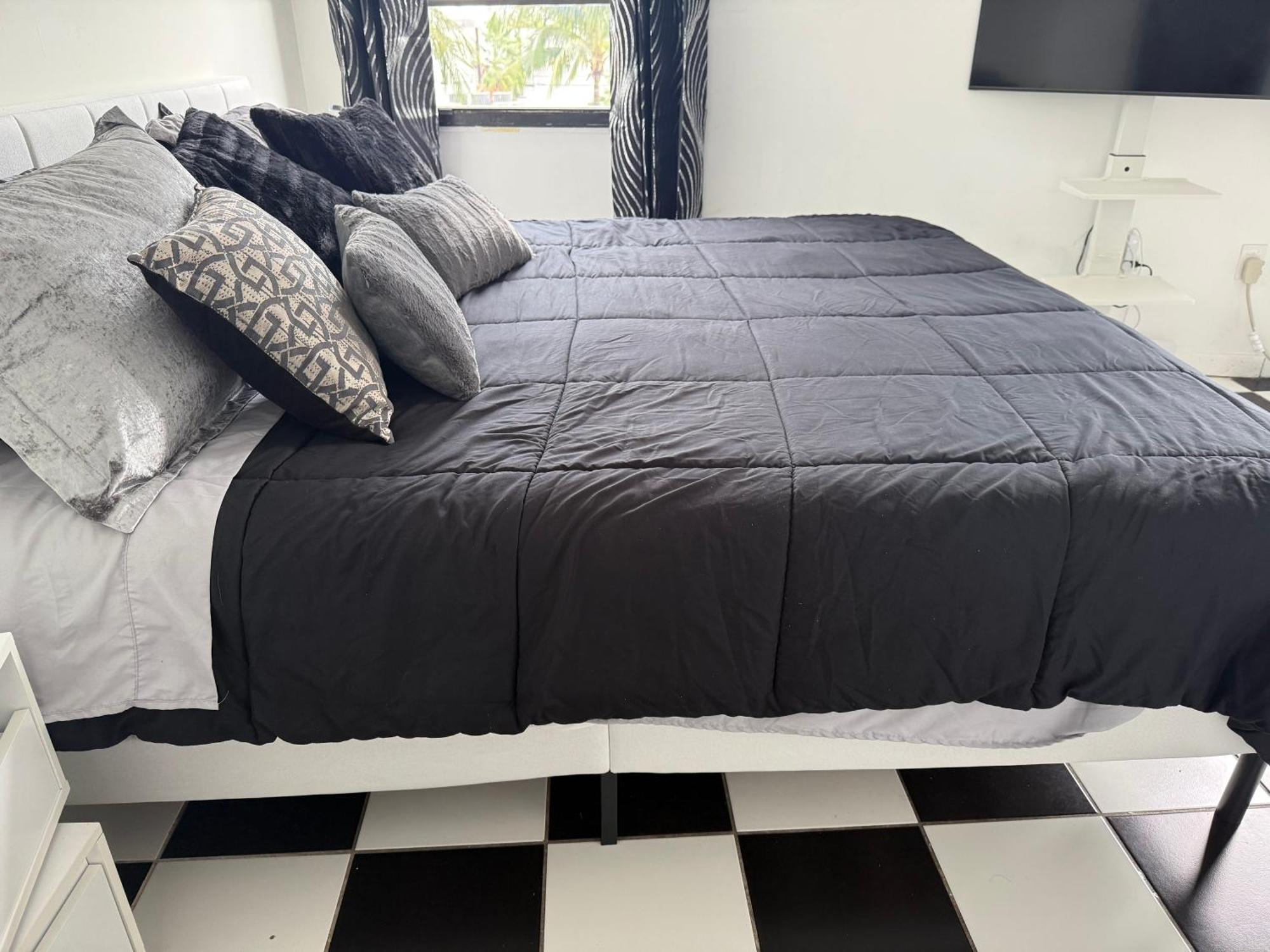 Apartment Large Location In South Beach! Miami Beach
