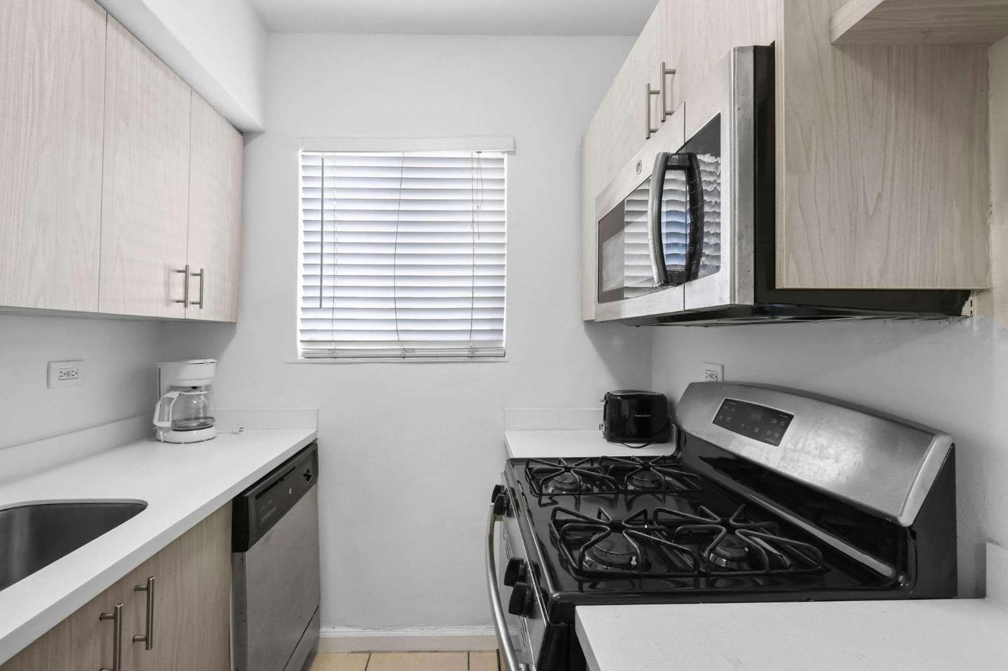 1br Sleeps 4 Vibes