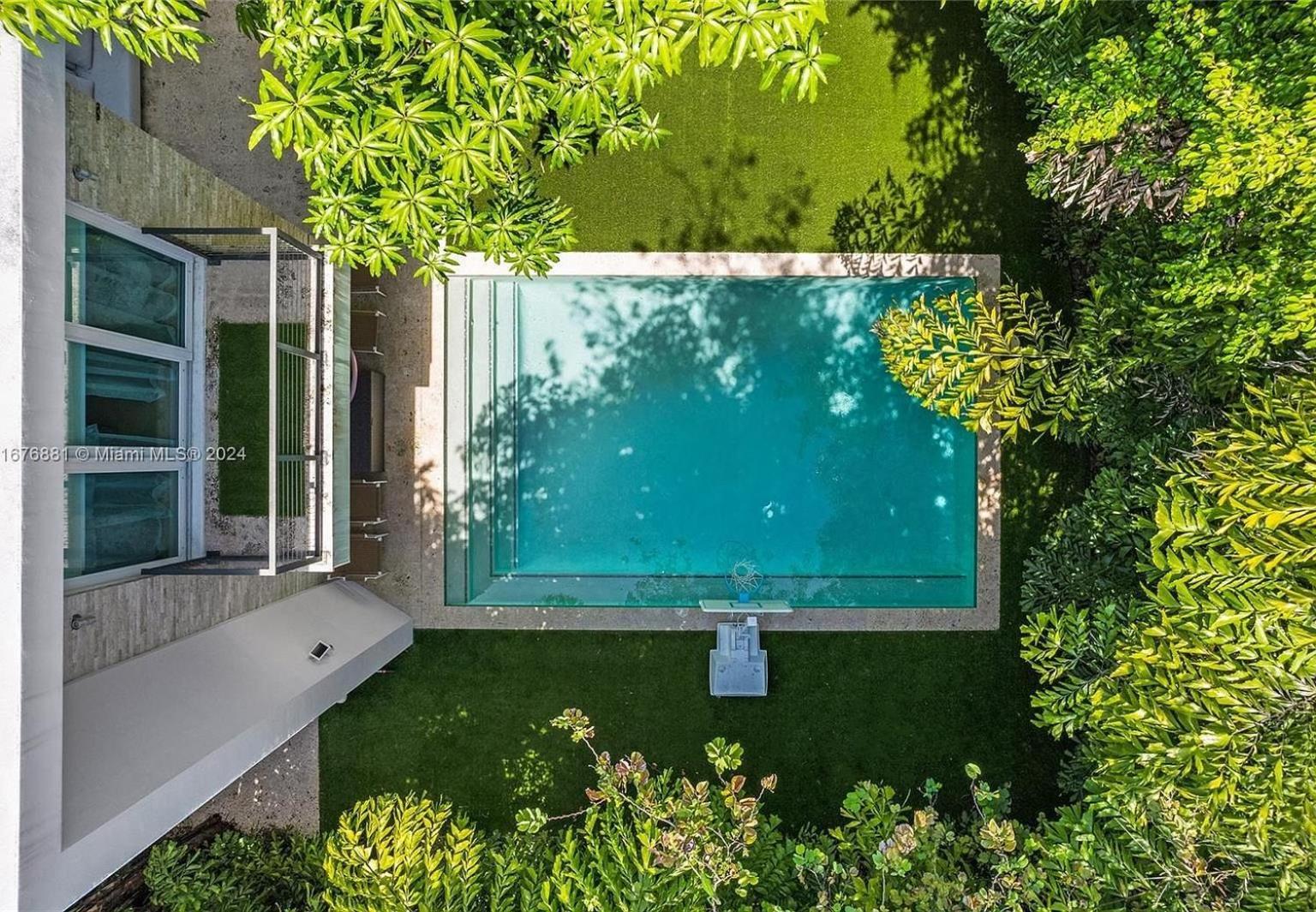 Tranquil Luxe Modern Oasis With Private Pool In Miami Villa