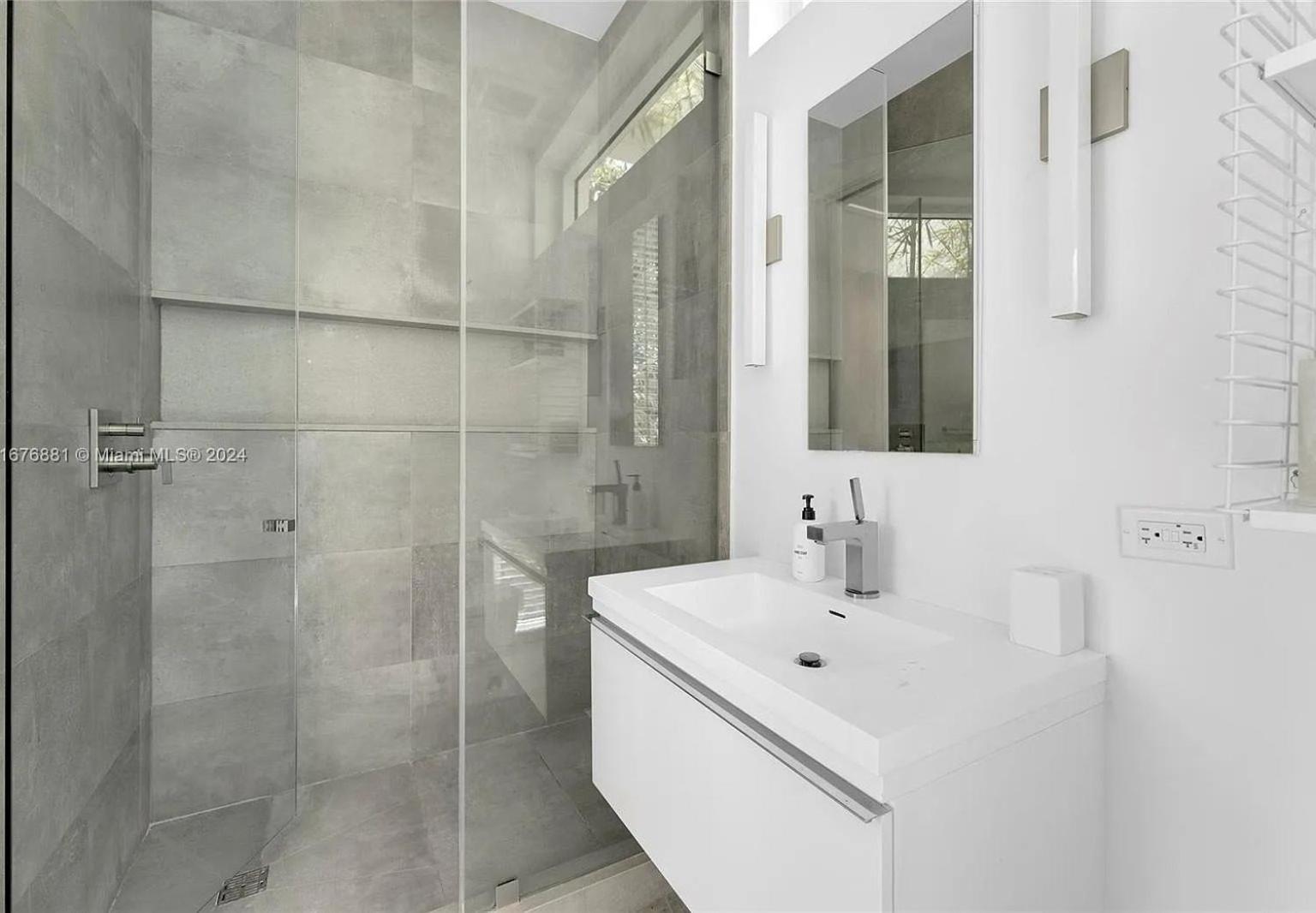 Tranquil Luxe Modern Oasis With Private Pool In Miami * Miami Beach
