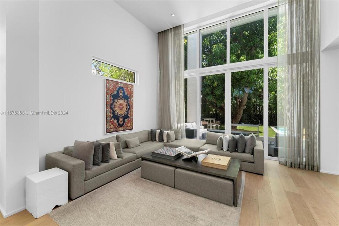 Villa Tranquil Luxe Modern Oasis With Private Pool In Miami