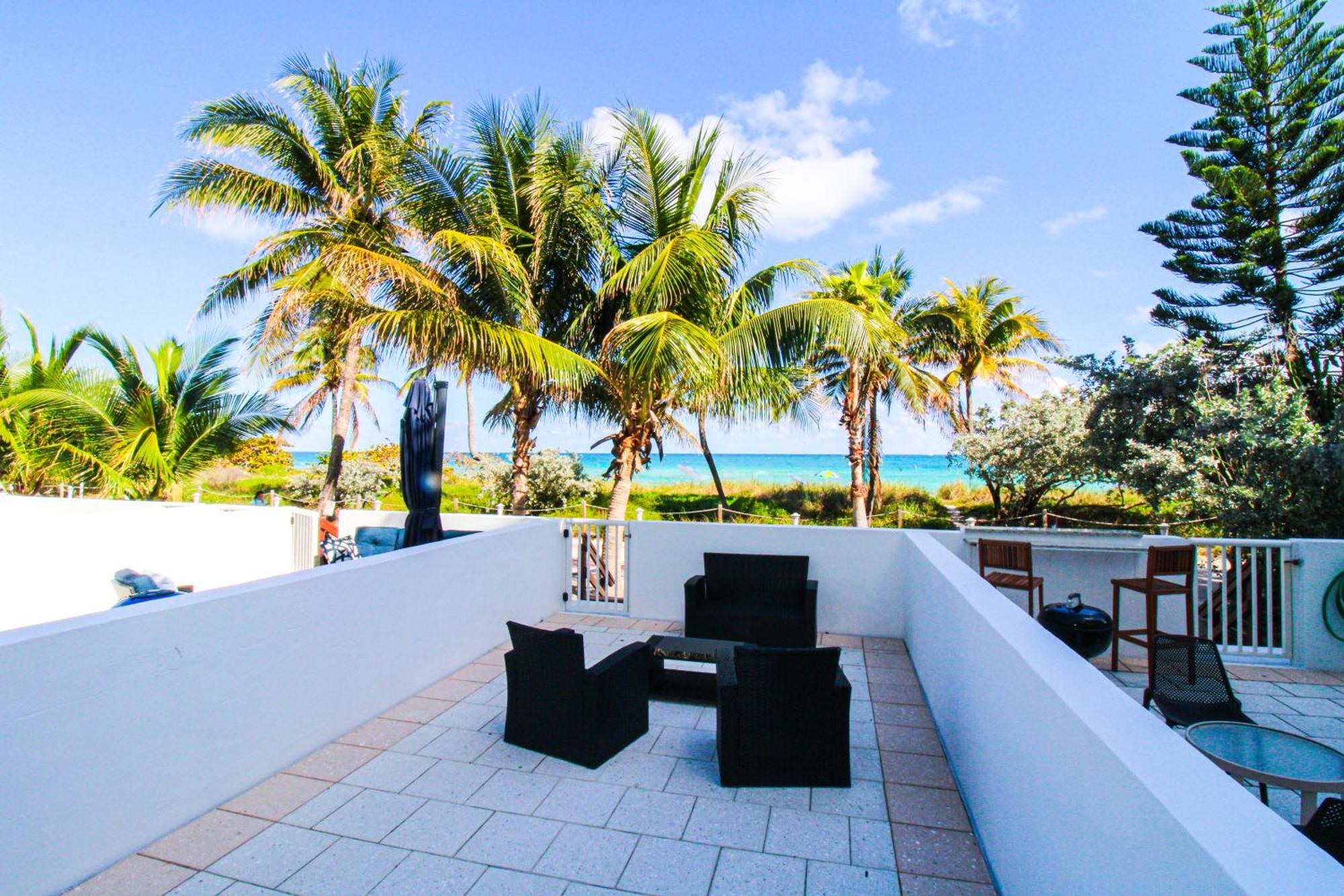 Holiday home Castle Th16 Beachfront Townhouse With Private Patio, Direct Access, Pool, Tennis & Free Parking! Miami Beach