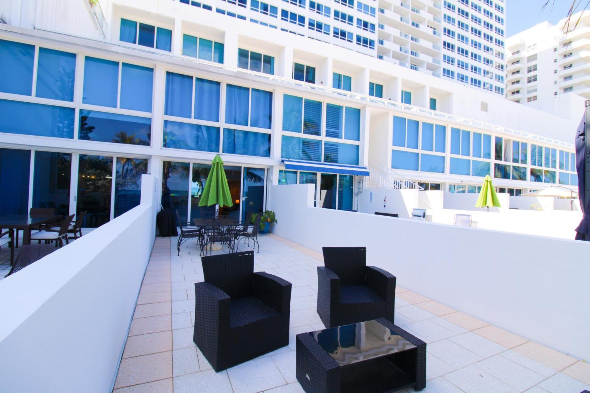 Holiday home Castle Th16 Beachfront Townhouse With Private Patio, Direct Access, Pool, Tennis & Free Parking!